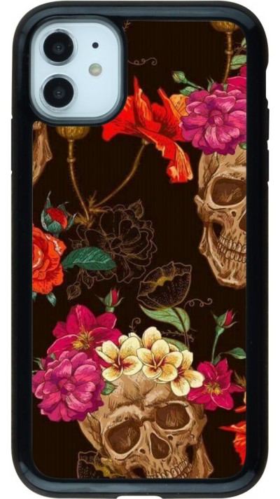 Coque iPhone 11 - Hybrid Armor noir Skulls and flowers