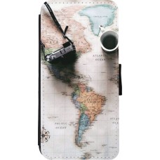 Coque iPhone 11 - Wallet noir Travel 01
