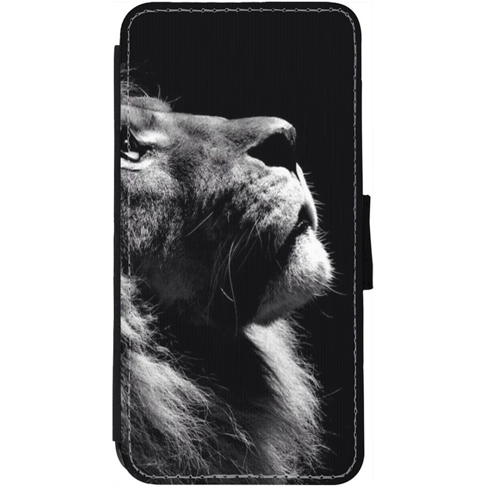 Hülle iPhone 12 / 12 Pro - Wallet schwarz Lion looking up