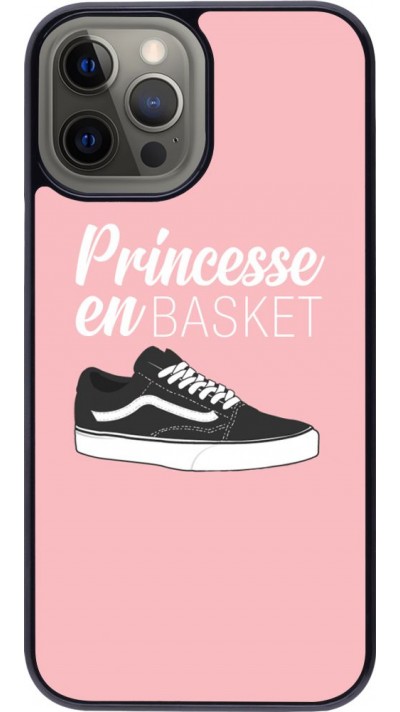 Coque iPhone 12 Pro Max - princesse en basket