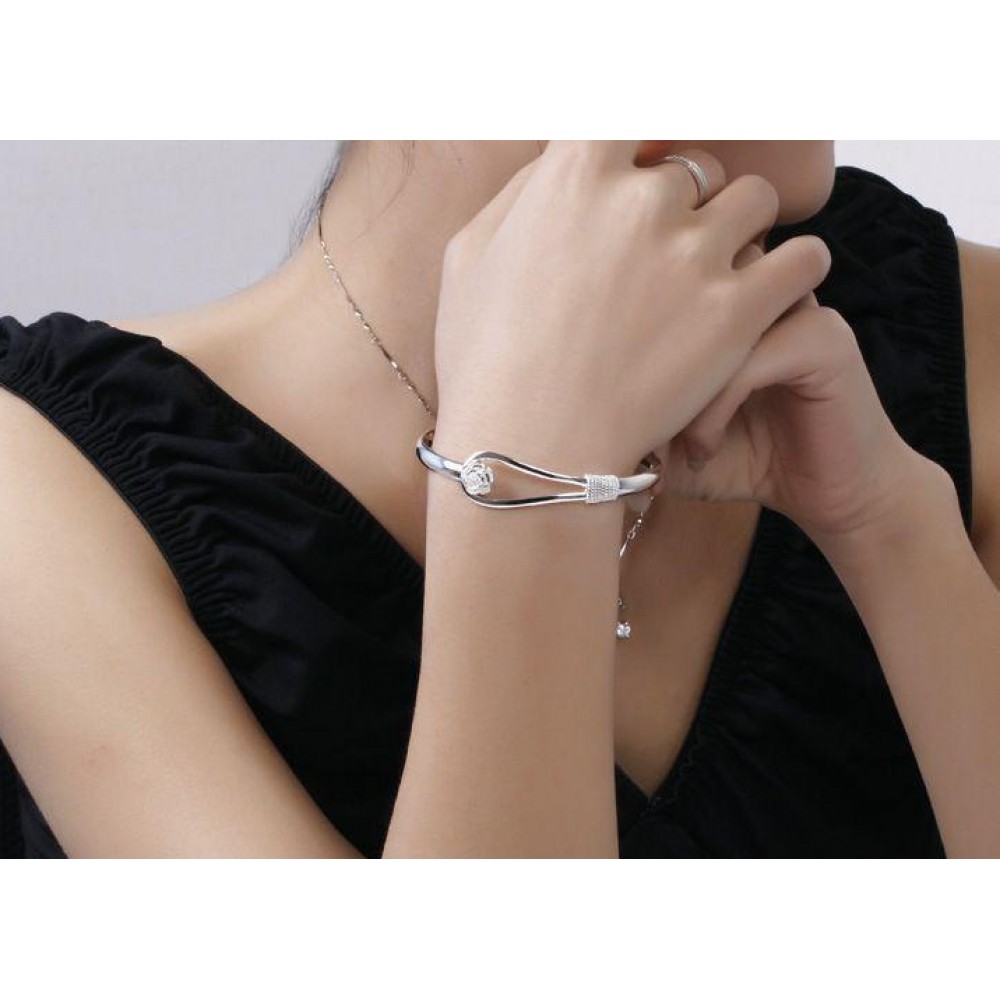 Bracelet pour femme élégant et discret avec fermoir à rose - taille universelle - Argent