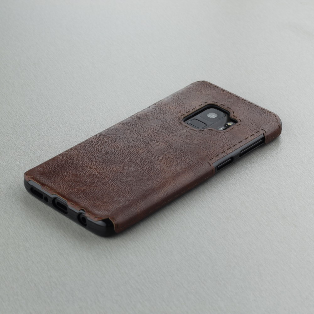 Hülle Samsung Galaxy S9 - Leather Dashed - Braun