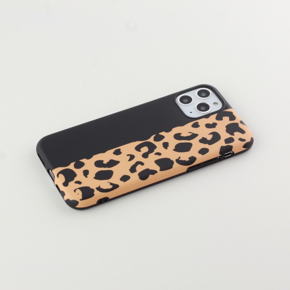 Coque iPhone 11 Pro - Silicone Mat demi noir léopard