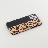 Coque iPhone 11 Pro Max - Silicone Mat demi noir léopard