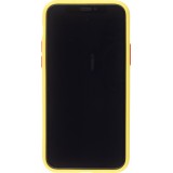 Coque iPhone 11 - Silicone Mat avec trous jaune