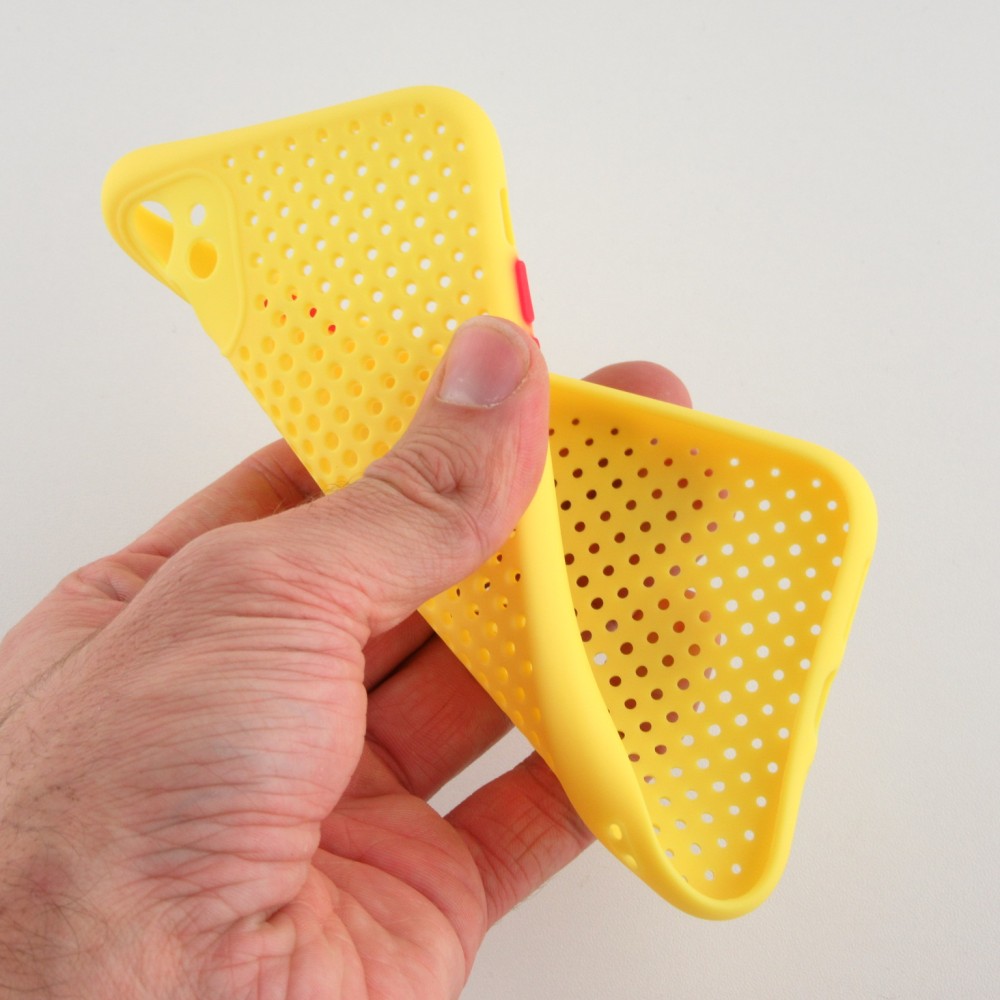 Hülle iPhone 11 - Silicone Mat mit Löchern - Gelb