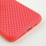 Coque iPhone 11 - Silicone Mat avec trous - Rouge