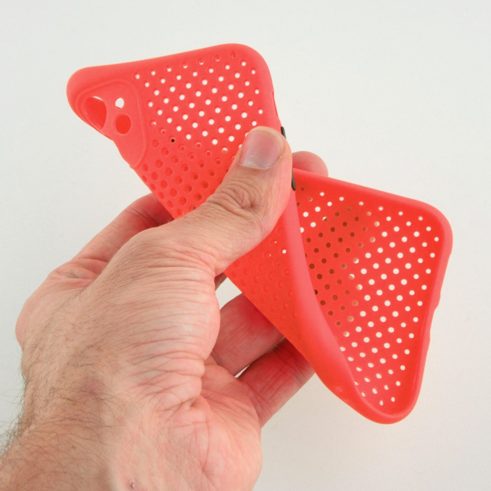 Hülle iPhone 11 - Silicone Mat mit Löchern - Rot