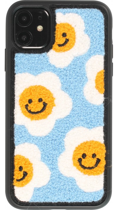 Coque iPhone 11 - Silicone rigide tapis de fleurs souriantes