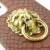 Coque iPhone 12 / 12 Pro - Peau de serpent avec tête de lion dorée - Brun