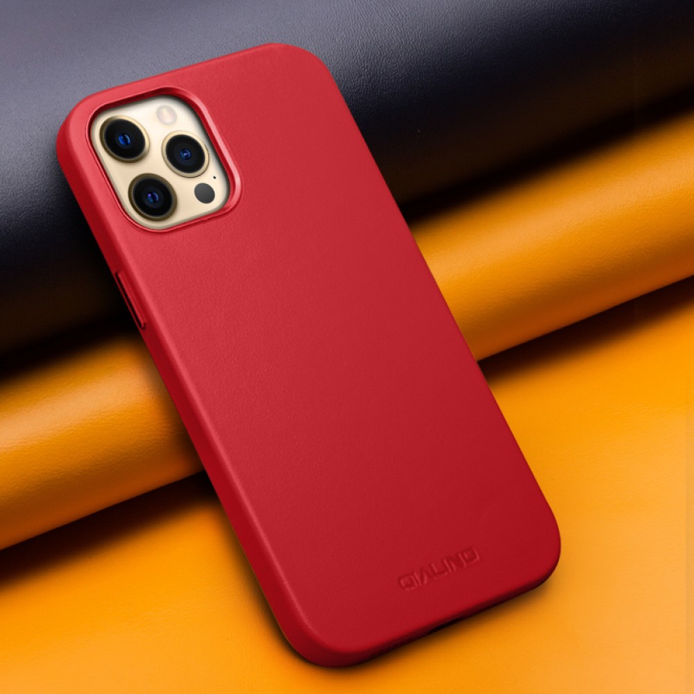 Coque iPhone 12 / 12 Pro - Qialino cuir véritable (compatible MagSafe) - Rouge