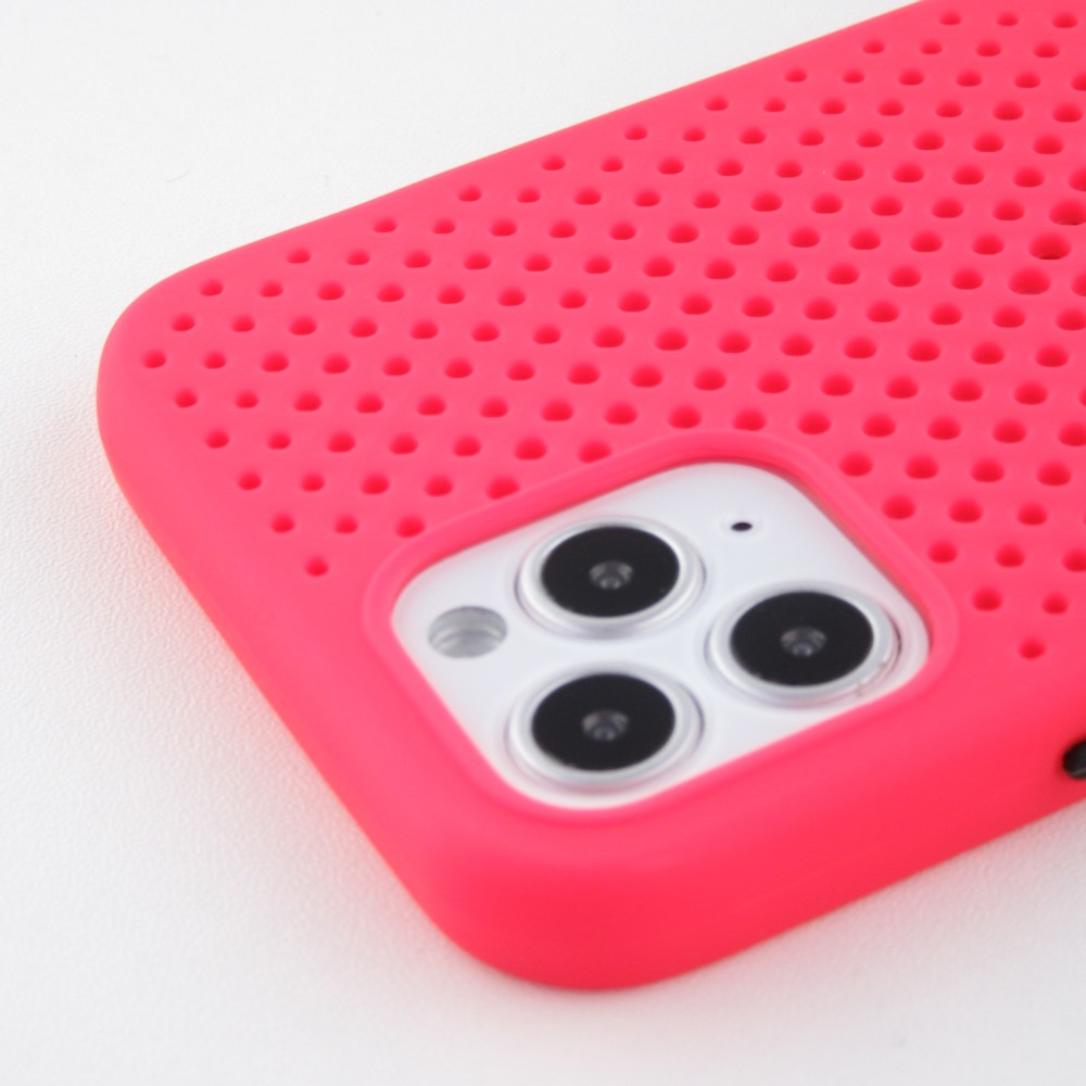 Coque iPhone 12 / 12 Pro - Silicone Mat avec trous - Rouge