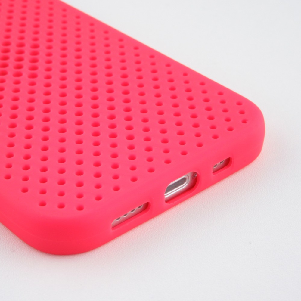 Coque iPhone 12 / 12 Pro - Silicone Mat avec trous - Rouge