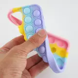 Coque iPhone 11 Pro - Silicone jeu éclate bulles anti-stress arc-en-ciel