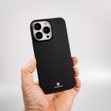 iPhone 13 Pro Case Hülle - Carbomile Schutzcase aus echtem Aramid Carbonfaser - Schwarz