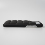Coque iPhone 13 Pro - Design 3D stylé de doudoune avec couture décorative - Brun