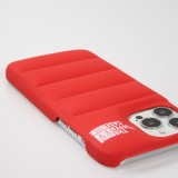Coque iPhone 13 Pro Max - Design 3D stylé de doudoune avec couture décorative - Rouge
