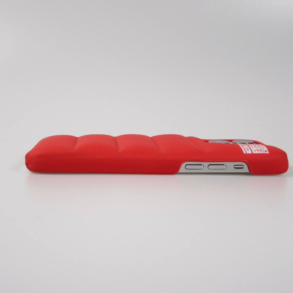 Coque iPhone 13 Pro Max - Design 3D stylé de doudoune avec couture décorative - Rouge