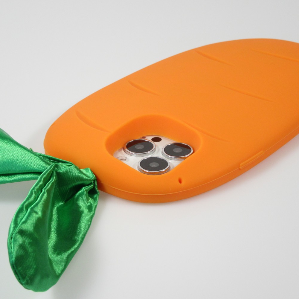 Coque iPhone 13 Pro Max - Carotte 3D avec des feuilles - Orange