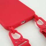 Coque iPhone 13 Pro Max - Silicone avec lanière et crochet - Rouge