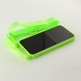 Coque iPhone 13 - Silicone avec lanière et crochet vert clair