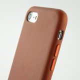 Coque iPhone 7 / 8 / SE (2020, 2022) - Qialino cuir véritable brun clair