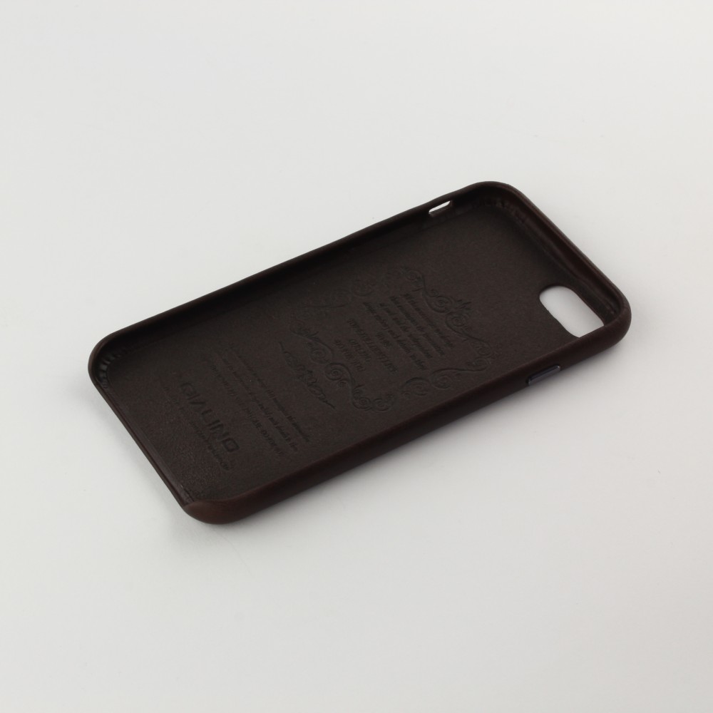 Coque iPhone 7 / 8 / SE (2020, 2022) - Qialino cuir véritable brun foncé