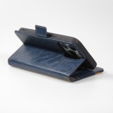 iPhone 13 Pro Max Leder Tasche - Flip Wallet Echtleder mit Akzentstreifen & Kartenhalter - Blau