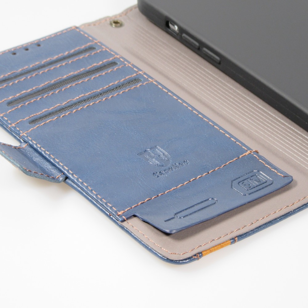 Etui cuir iPhone 13 Pro Max - Flip Wallet en cuir véritable avec stripe design et compartiment à cartes - Bleu