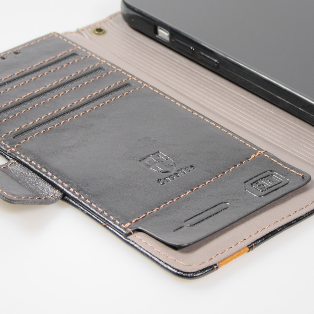 iPhone 13 Pro Max Leder Tasche - Flip Wallet Echtleder mit Akzentstreifen & Kartenhalter - Schwarz
