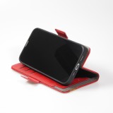 Etui cuir iPhone 13 Pro - Flip Wallet en cuir véritable avec stripe design et compartiment à cartes - Rouge