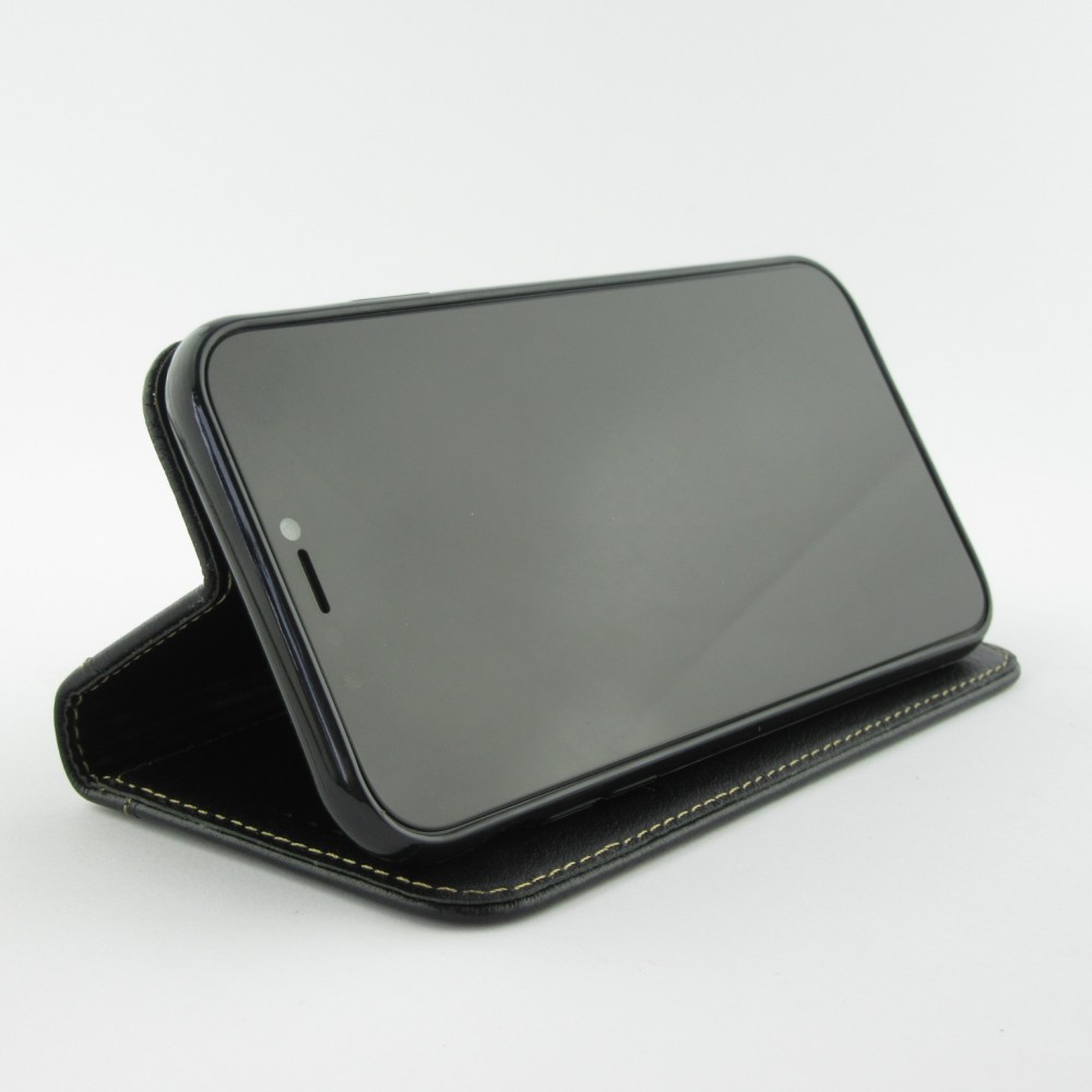 Fourre iPhone 12 / 12 Pro - Flip Fierre Shann cuir véritable - Noir
