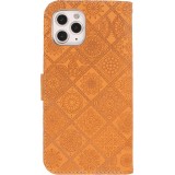 Fourre iPhone 12 / 12 Pro - Premium Flip Wallet caoutchouc motif oriental avec fermeture aimantée - Beige