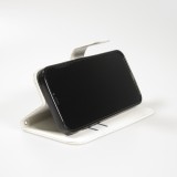 Fourre iPhone 13 Pro Max - Premium Flip Wallet caoutchouc motif oriental avec fermeture aimantée - Blanc