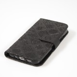 iPhone 12 / 12 Pro Case Hülle - Premium Flip Wallet Kautschuk oriental Muster mit Magnetverschluss - Schwarz
