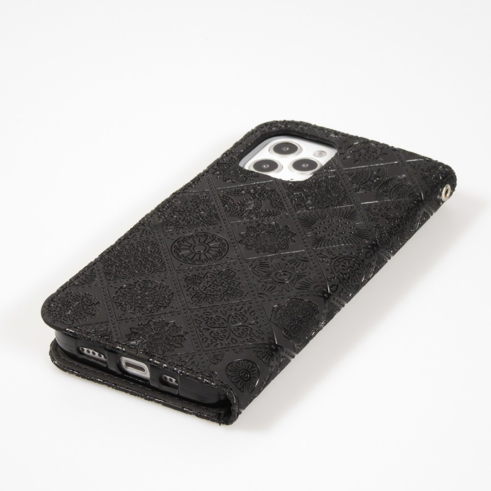 iPhone 12 / 12 Pro Case Hülle - Premium Flip Wallet Kautschuk oriental Muster mit Magnetverschluss - Schwarz