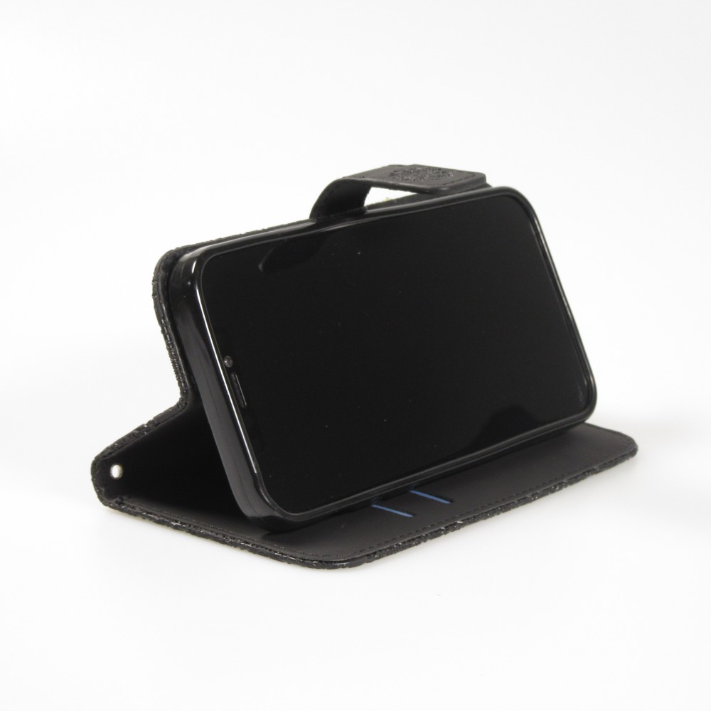 iPhone 12 / 12 Pro Case Hülle - Premium Flip Wallet Kautschuk oriental Muster mit Magnetverschluss - Schwarz