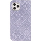 iPhone 13 Pro Max Case Hülle - Premium Flip Wallet Kautschuk oriental Muster mit Magnetverschluss - Hellviolett