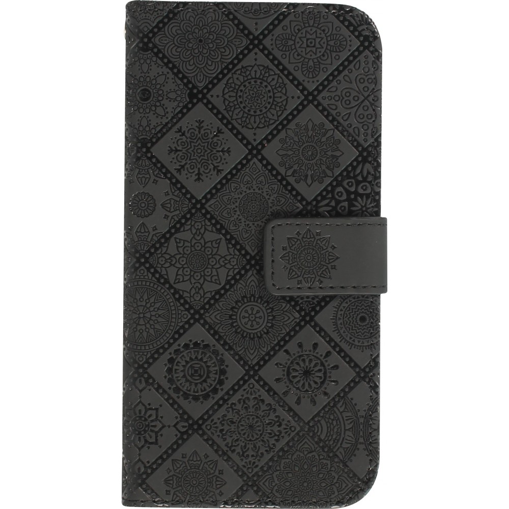 Fourre iPhone 13 - Premium Flip Wallet caoutchouc motif oriental avec fermeture aimantée - Noir