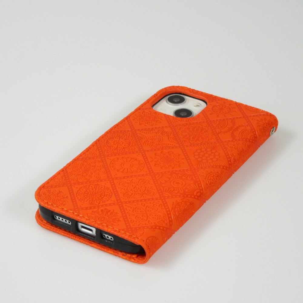 Fourre iPhone 13 - Premium Flip Wallet caoutchouc motif oriental avec fermeture aimantée - Orange