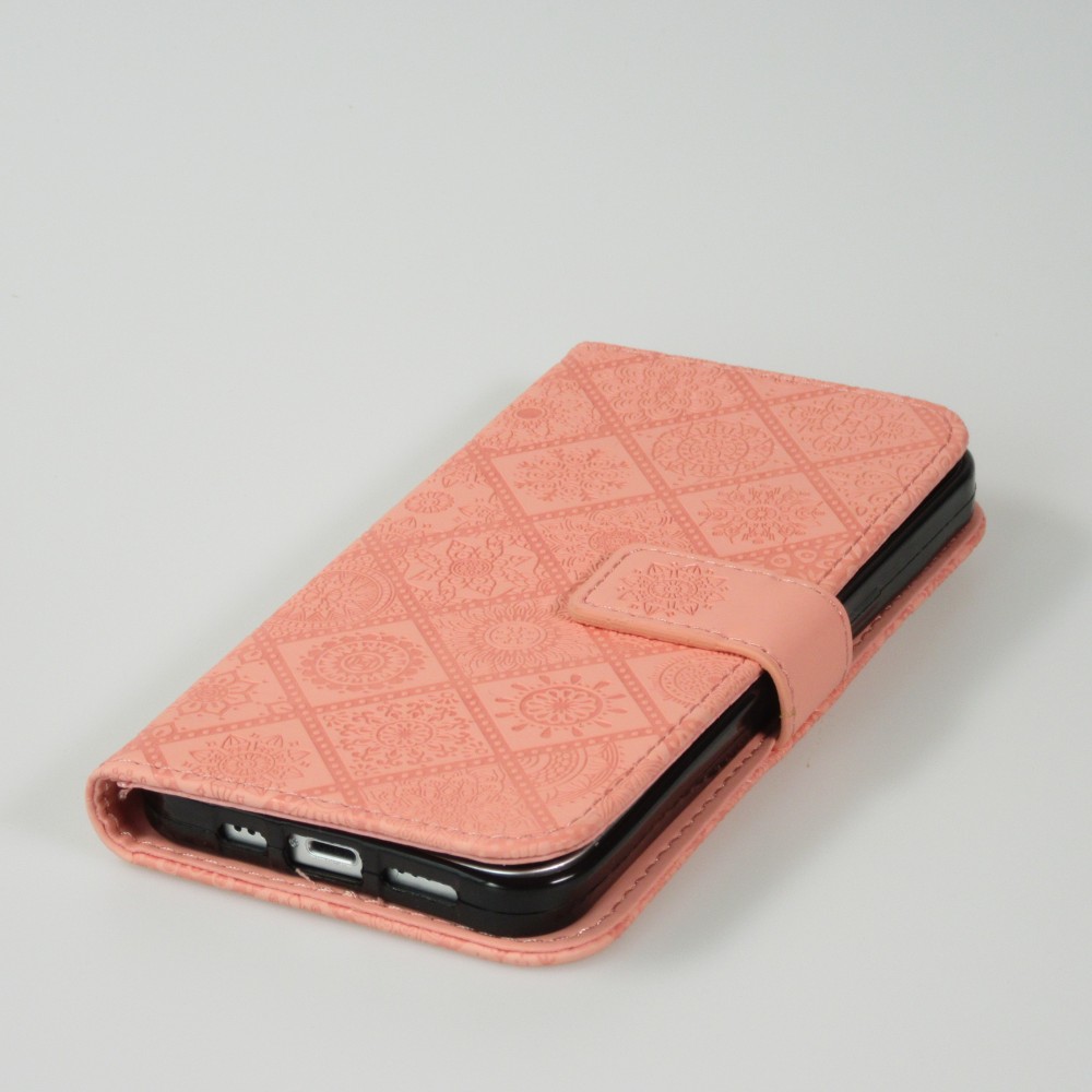 iPhone 13 Case Hülle - Premium Flip Wallet Kautschuk oriental Muster mit Magnetverschluss - Rosa