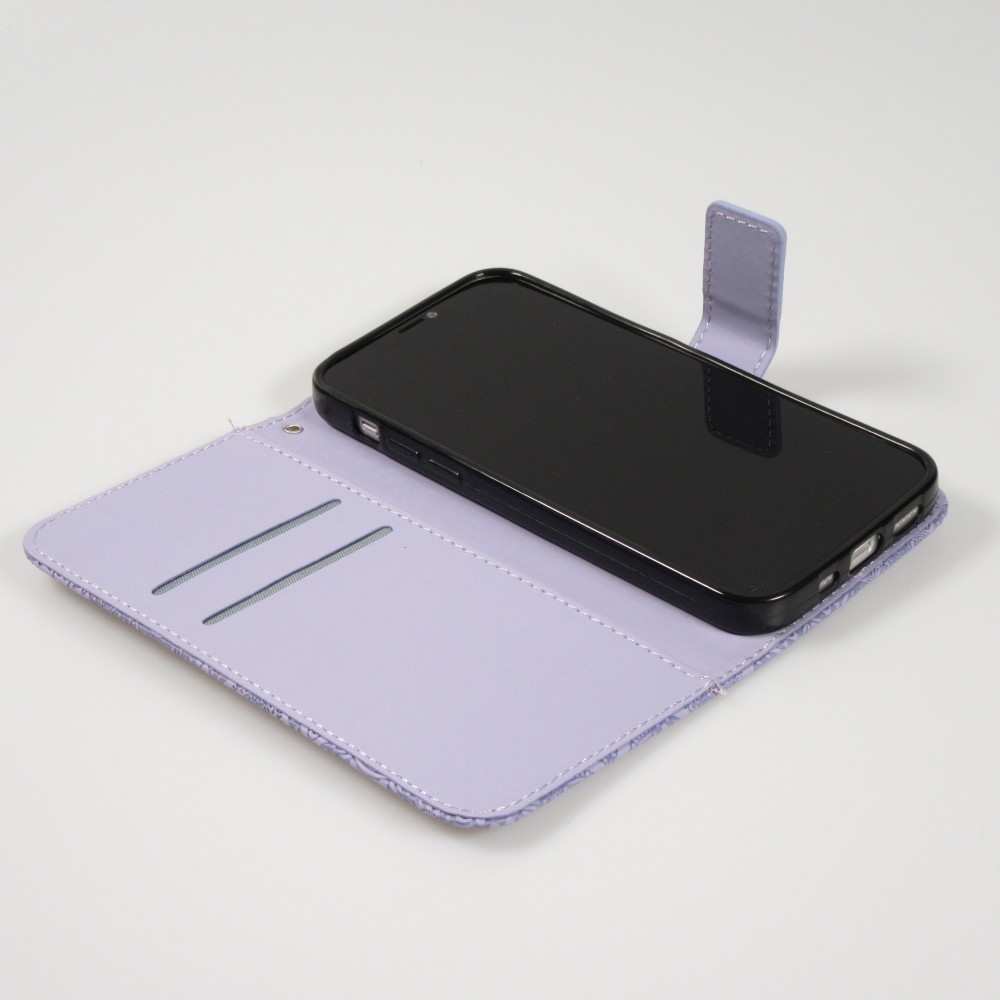 iPhone 13 Case Hülle - Premium Flip Wallet Kautschuk oriental Muster mit Magnetverschluss - Violett