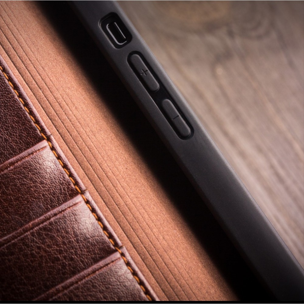 Fourre iPhone 13 Pro - Flip Qialino cuir véritable - Noir