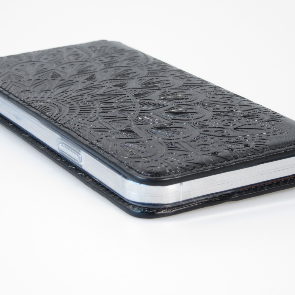 iPhone 13 Case Hülle - Flip Wallet Fashion künstlerisches Mandala Design - Schwarz