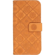 iPhone 13 Pro Case Hülle - Premium Flip Wallet Kautschuk oriental Muster mit Magnetverschluss - Beige