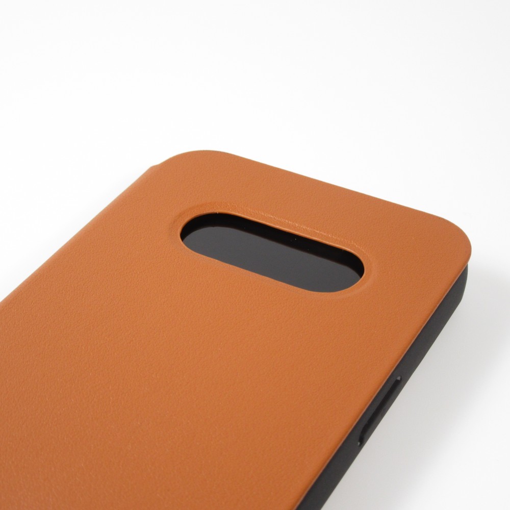 Fourre iPhone 13 - Qialino Window Flip cuir véritable - Brun