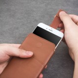 QIALINO pochette pour smartphone 6.1 pouces cuir véritbale avec fente pour carte de crédit - Brun