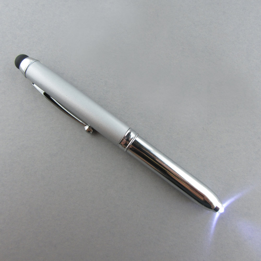 Universal präzisions Stylus - Touch-Pen für Touchscreens inkl. Kugelschreiber & LED 3 in 1 - Zufällige Farbe